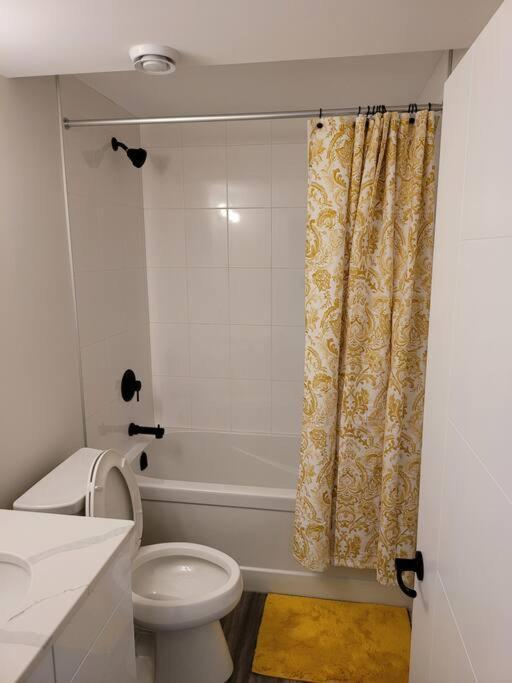 Luxury One Bedroom Winnipeg Exterior photo